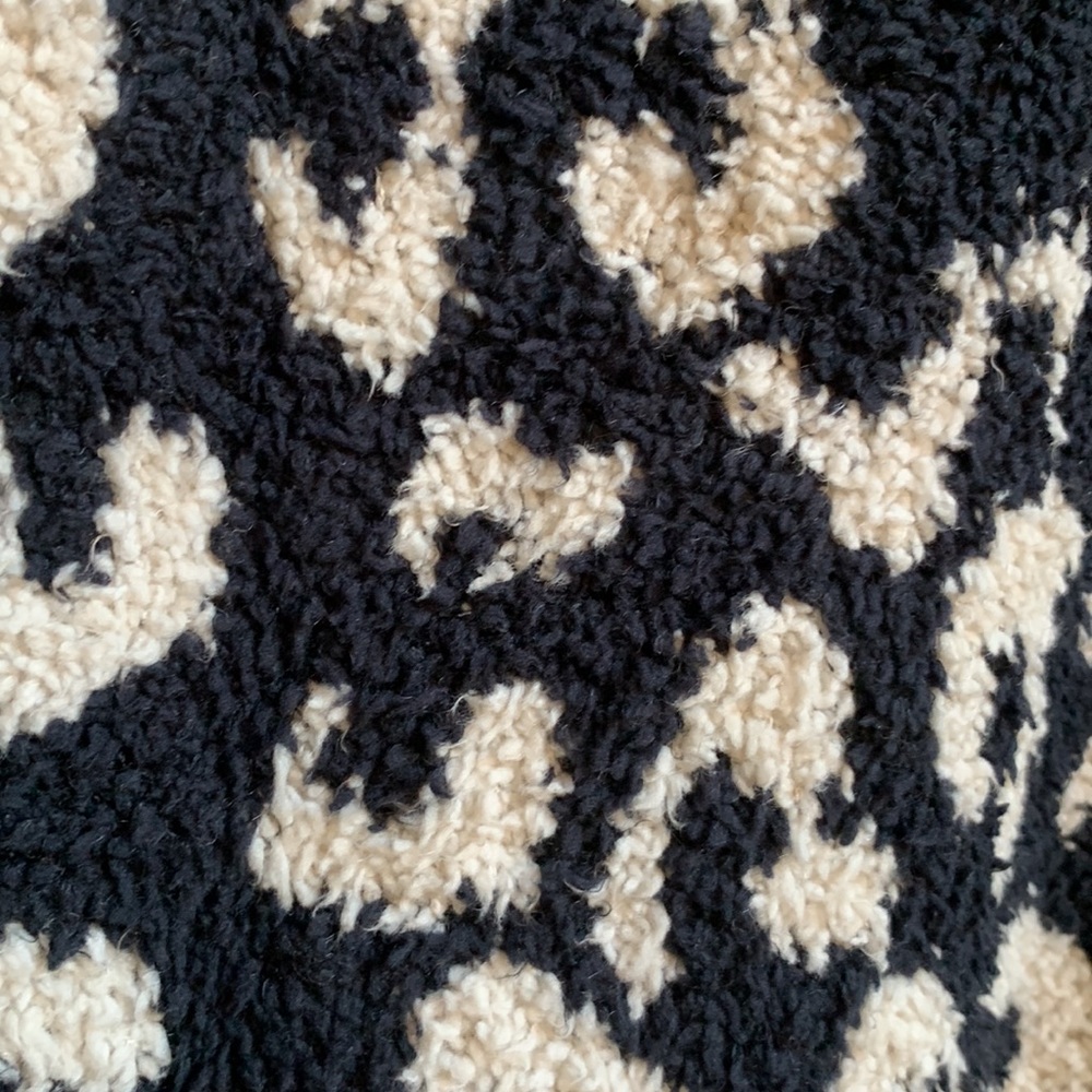 NWT Ugg Phoebe Wrap Cardigan Sweater Cozy Plush Fleece Animal Leopard Cat Soft - Picture 5 of 9